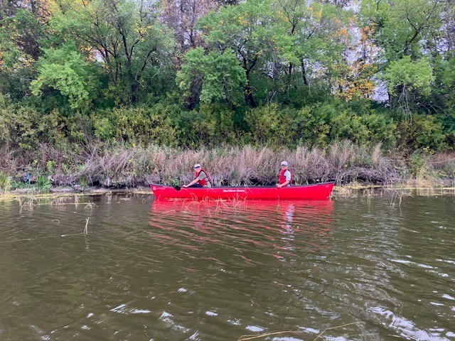 Grade%207%20Canoeing.jpg